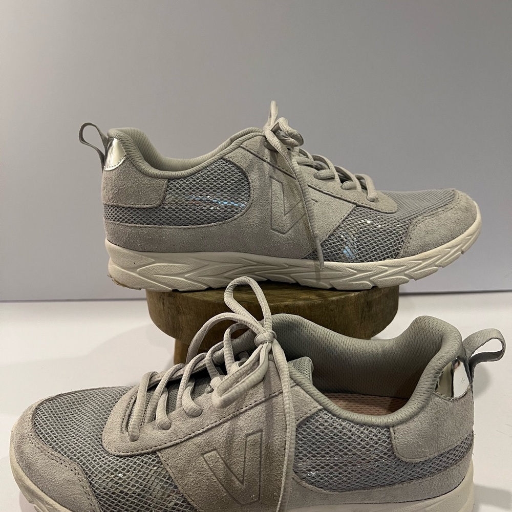 Vionic Gray Sneakers Comfortable Lifestyle Design 8.5
